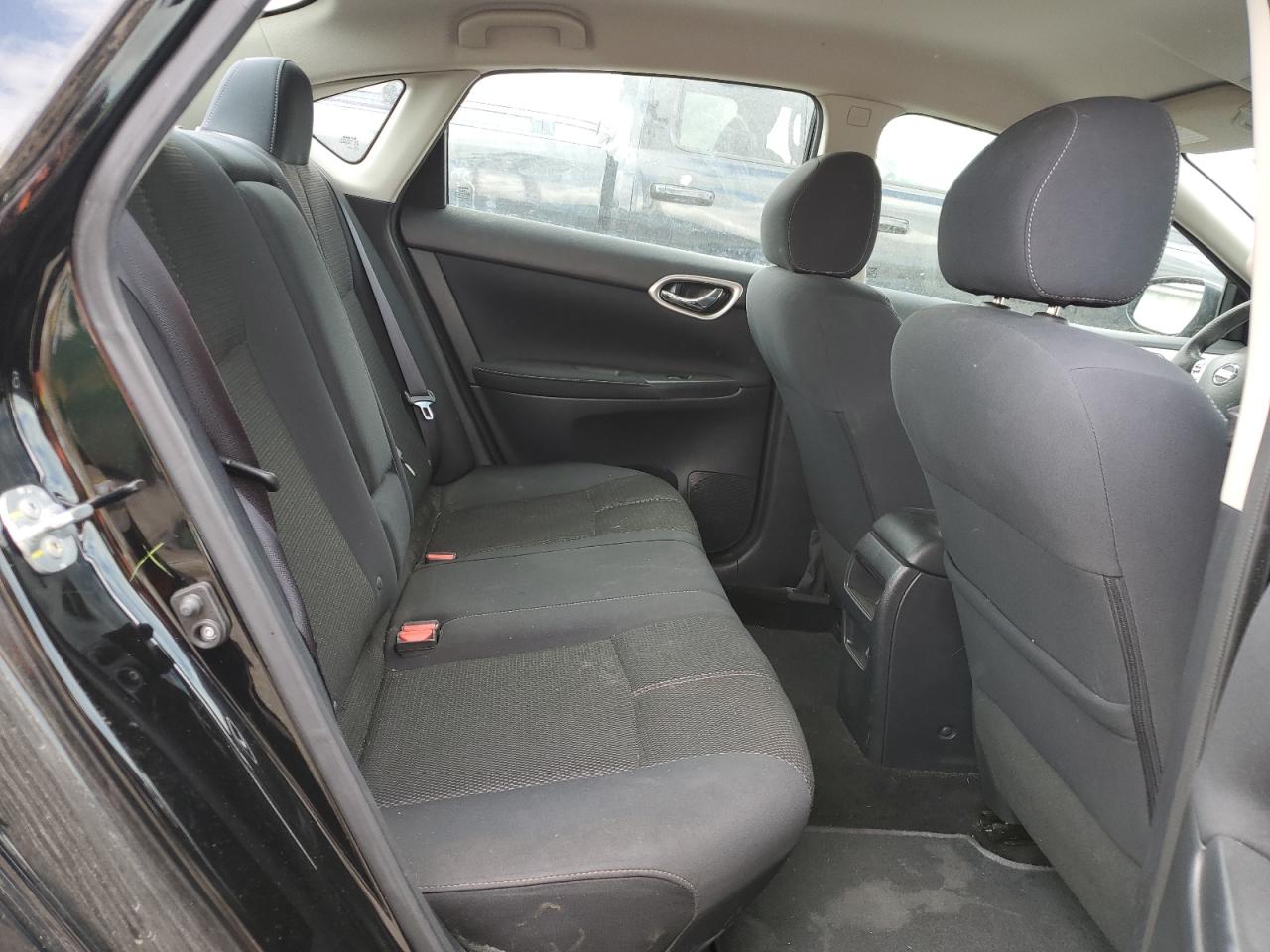 2015 Nissan Sentra S VIN: 3N1AB7APXFY301833 Lot: 56470415