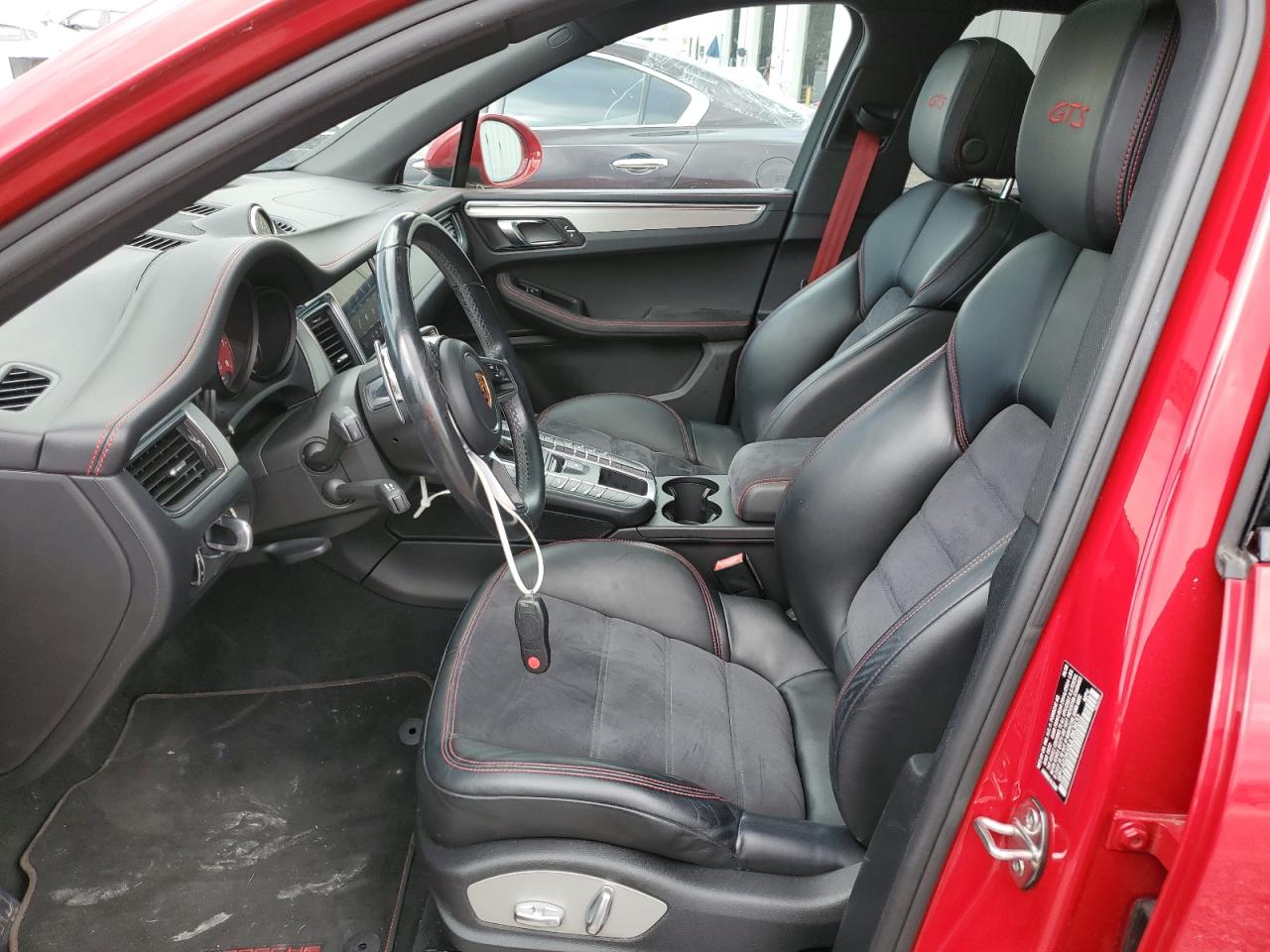 2018 Porsche Macan Gts VIN: WP1AG2A58JLB63631 Lot: 56570465