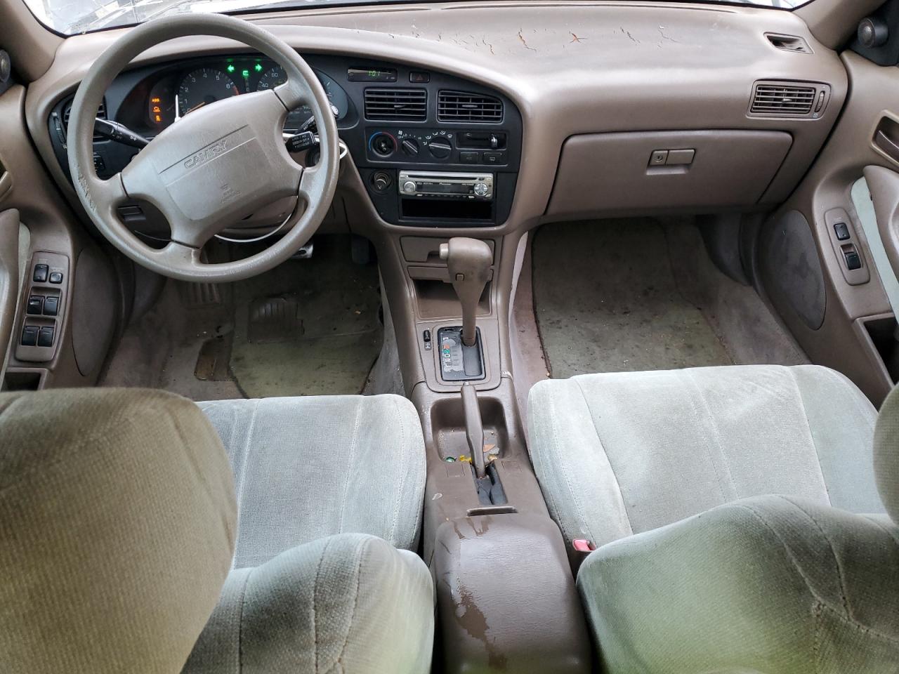 1993 Toyota Camry Le VIN: 4T1SK12E8PU183356 Lot: 56295225