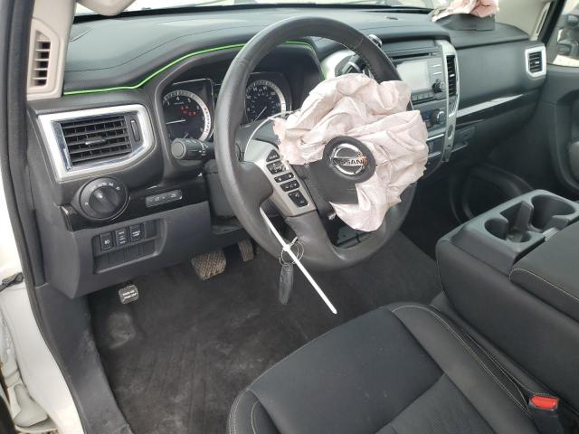  NISSAN TITAN 2017 Biały