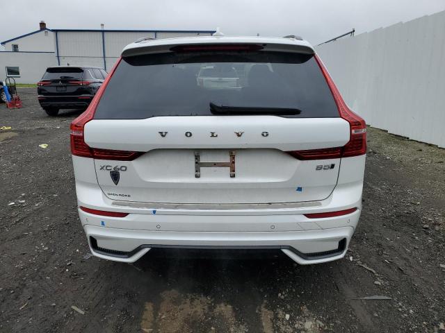  VOLVO XC60 PLUS 2024 Белы