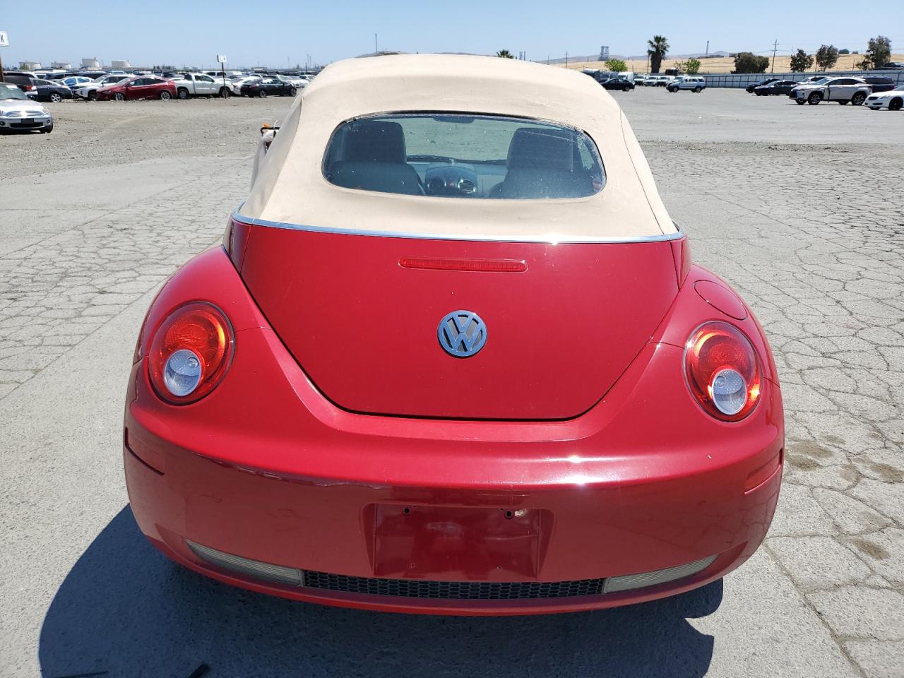 2006 Volkswagen New Beetle Convertible Option Package 2 VIN: 3VWSF31Y86M323258 Lot: 55894945
