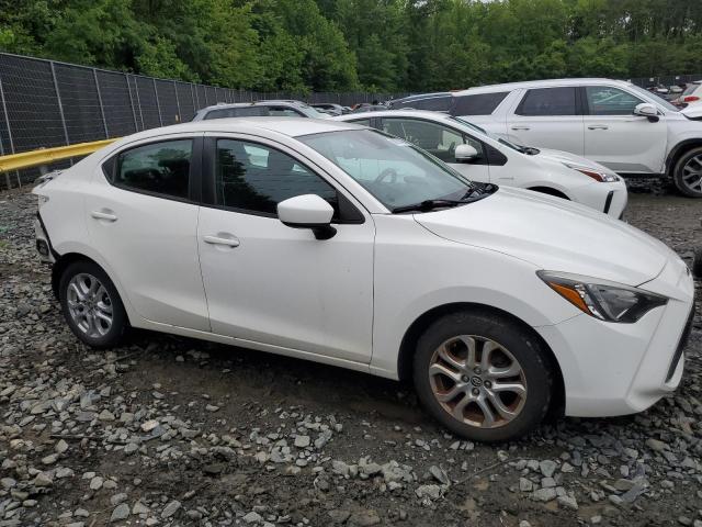 TOYOTA YARIS 2017 Biały