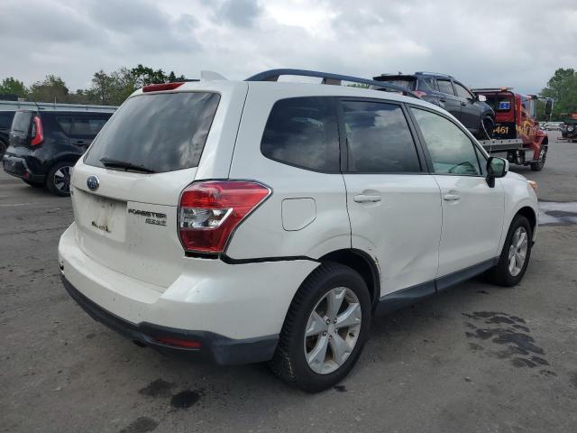  SUBARU FORESTER 2016 Белы