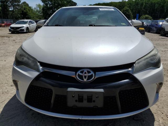  TOYOTA CAMRY 2017 Белый