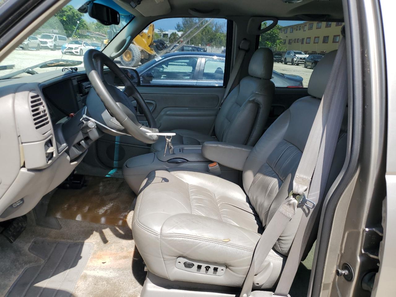 1999 Chevrolet Suburban C1500 VIN: 3GNEC16R8XG267165 Lot: 57030855