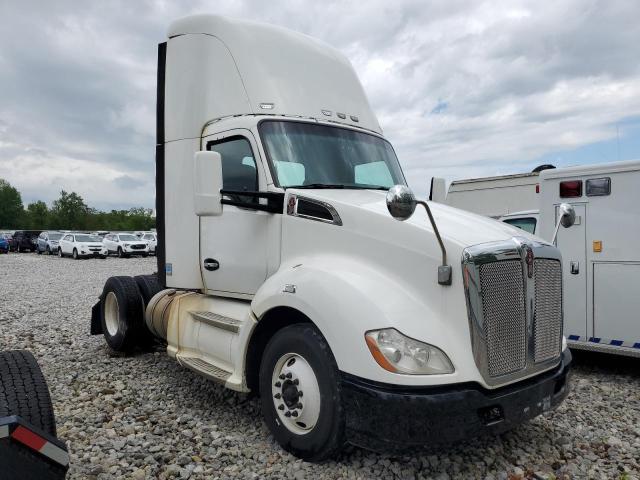 2014 Kenworth T680 Semi Truck