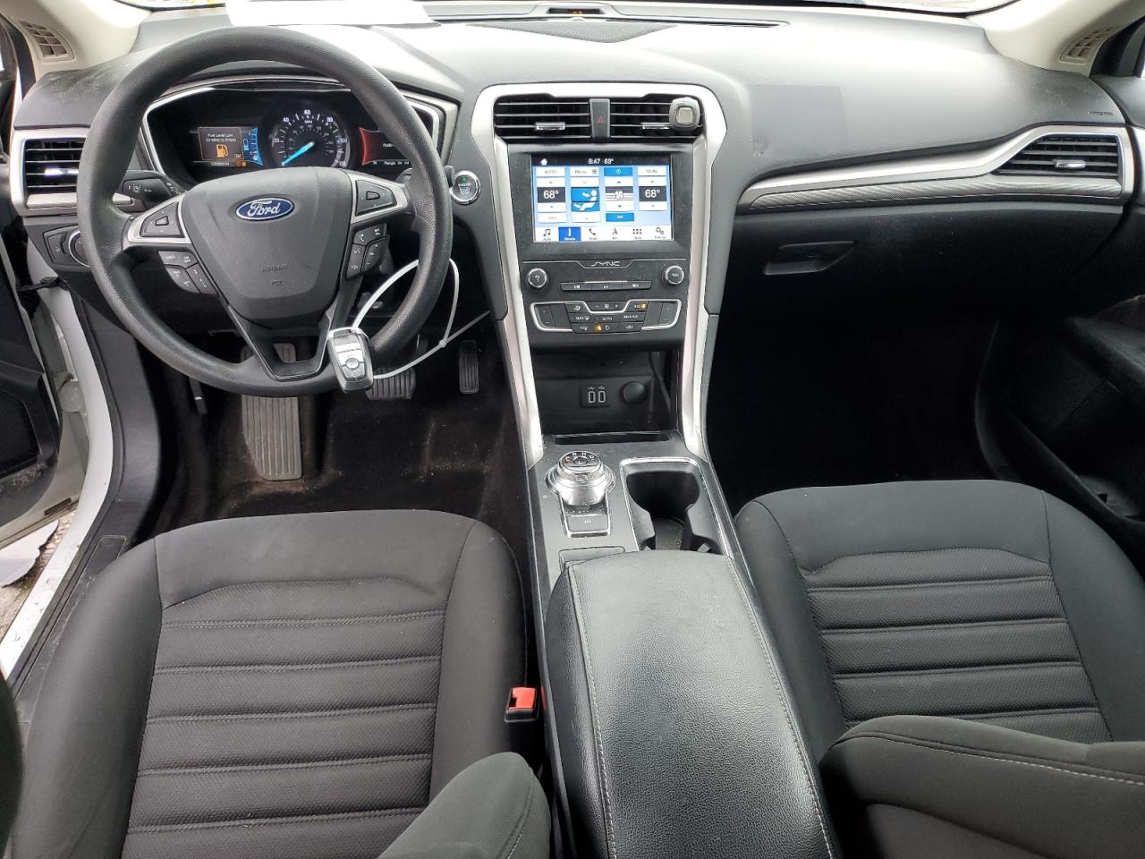 2019 Ford Fusion Se VIN: 3FA6P0LU1KR124811 Lot: 54041995