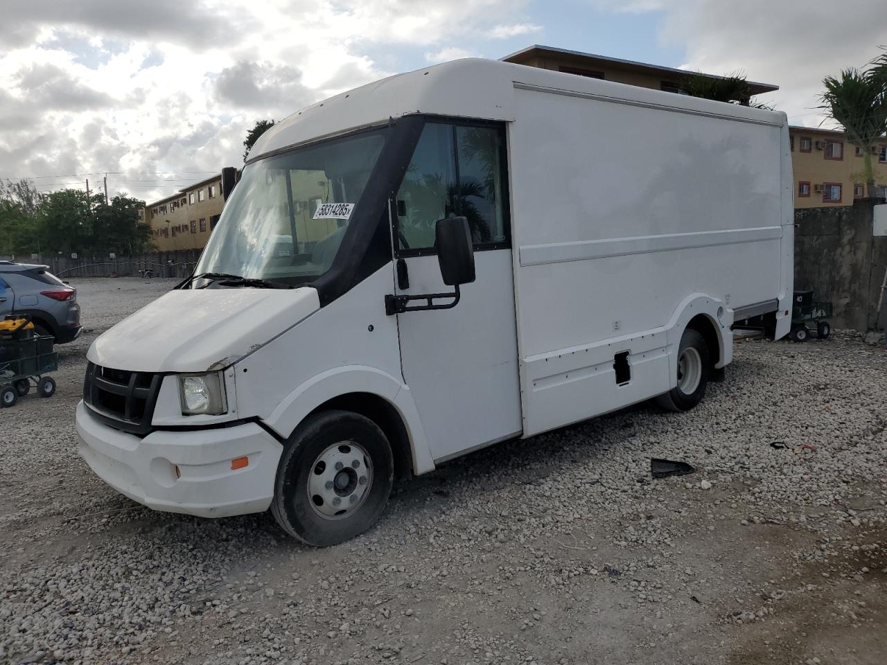 2017 Isuzu Npr en Venta en Opa Locka, FL - Minor Dent/Scratches