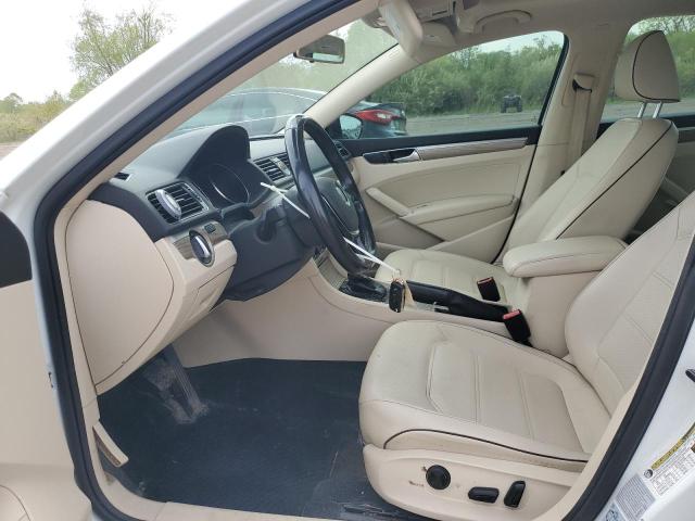  VOLKSWAGEN PASSAT 2017 Белый