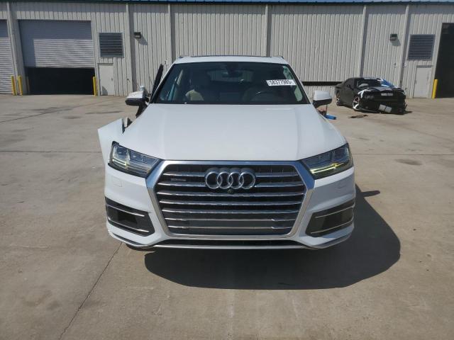 Паркетники AUDI Q7 2017 Белы