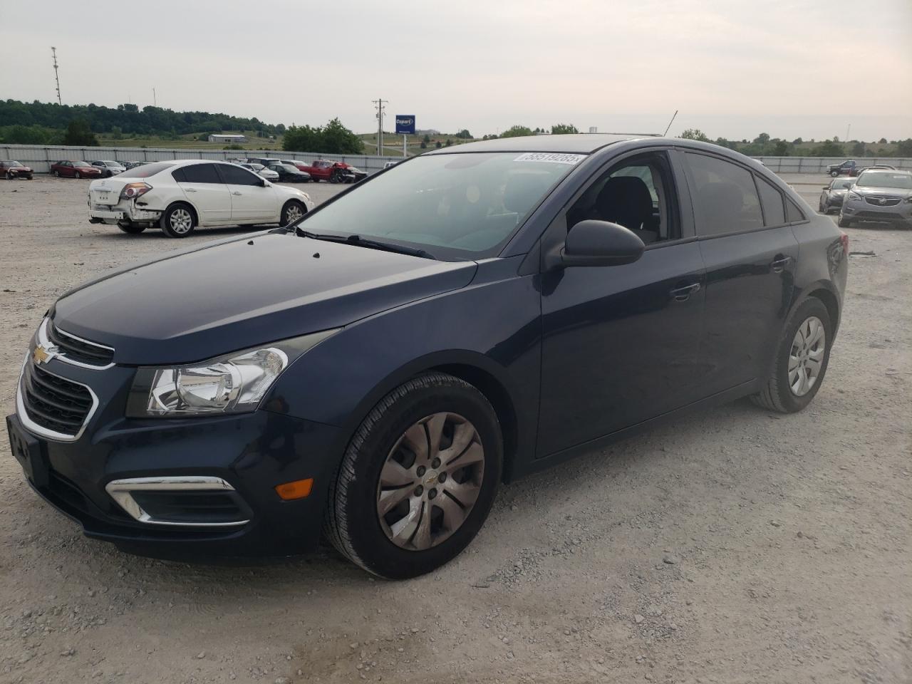 2015 Chevrolet Cruze Ls na sprzedaż w Earlington, KY - Side