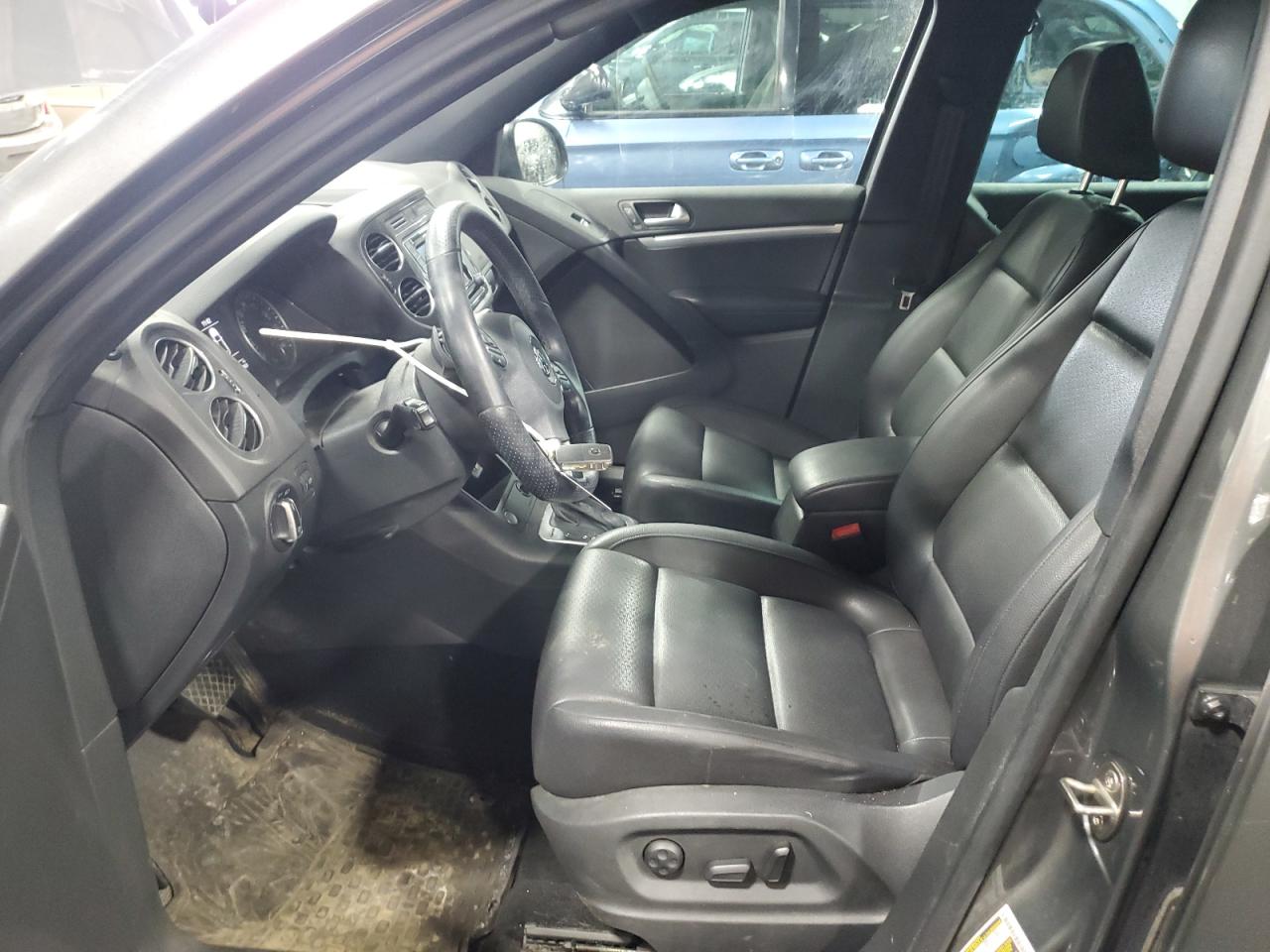 2016 Volkswagen Tiguan S VIN: WVGBV7AX3GW009633 Lot: 56684295