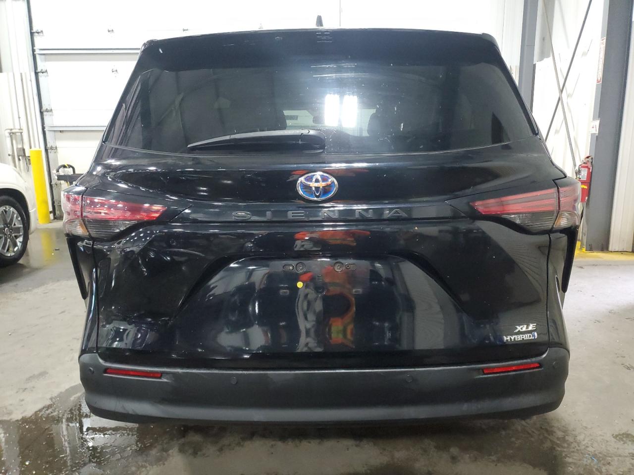 2021 Toyota Sienna Xle VIN: 5TDYRKECXMS024686 Lot: 56990895