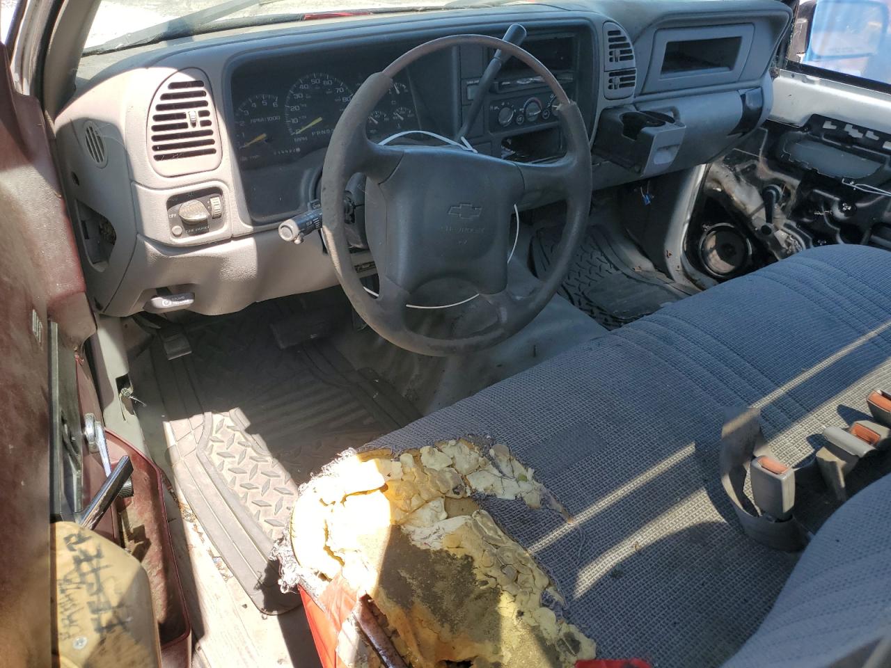 2000 Chevrolet Gmt-400 C3500 VIN: 1GBGC34R8YF477613 Lot: 57081275