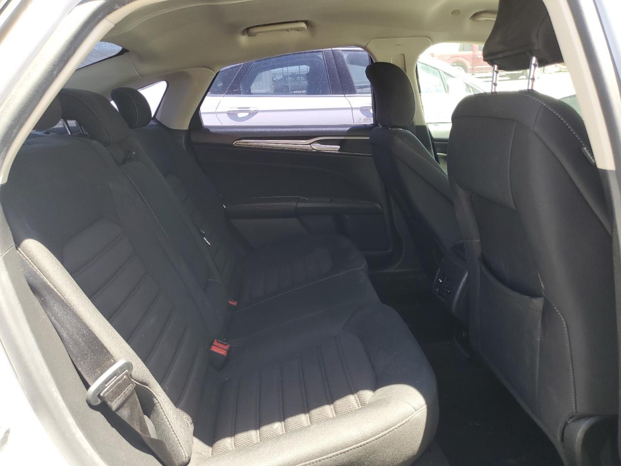 2019 Ford Fusion Se VIN: 3FA6P0LU0KR124895 Lot: 54037615