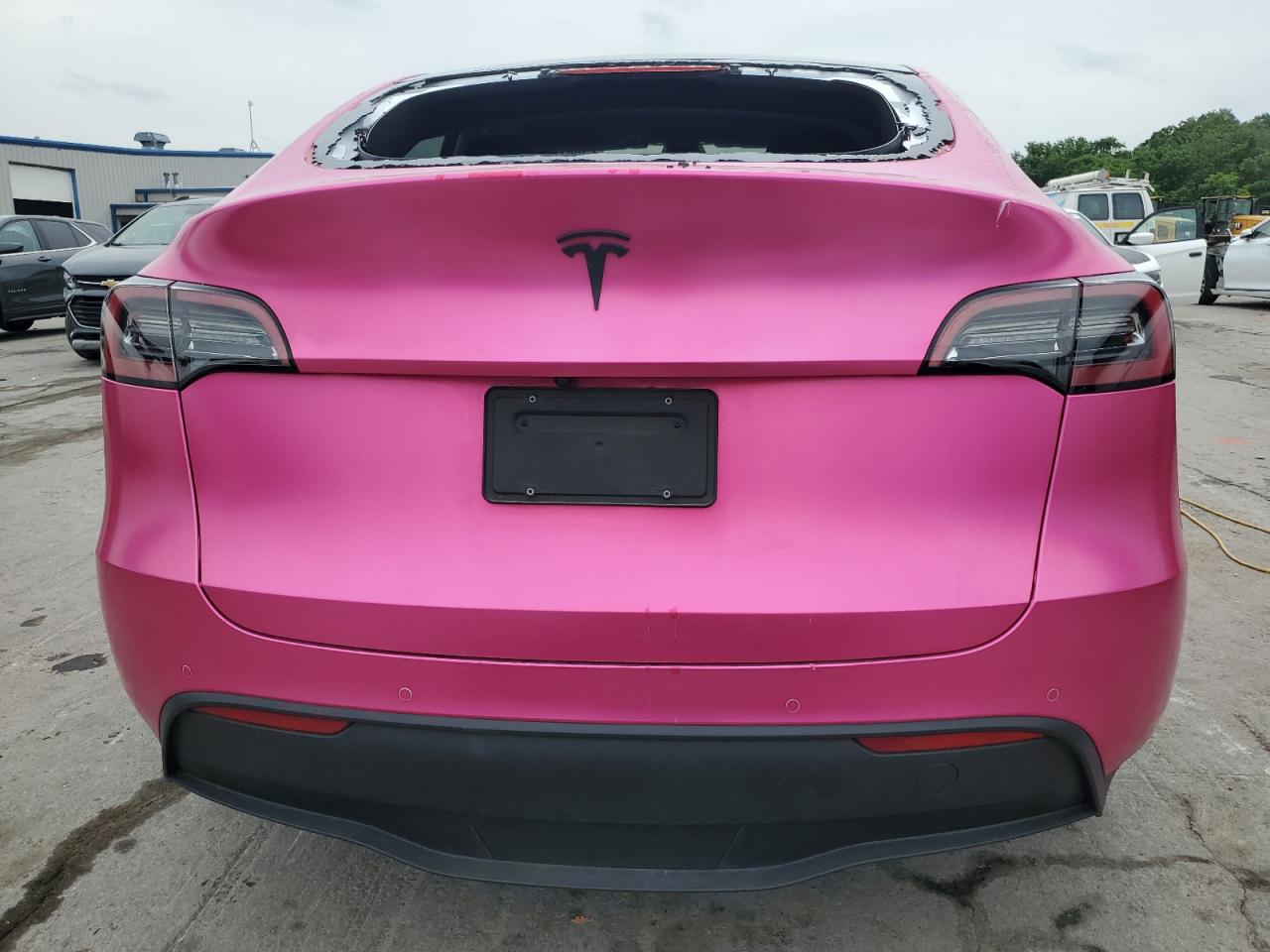 2022 Tesla Model Y VIN: 7SAYGAEE7NF307329 Lot: 57294955