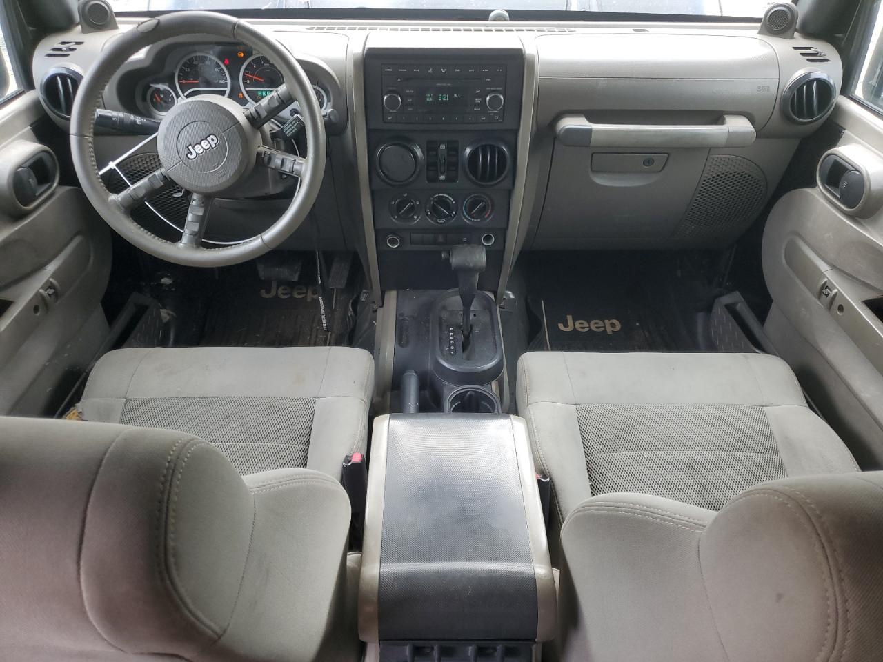 2008 Jeep Wrangler Unlimited Sahara VIN: 1J4GB59188L530593 Lot: 56827895