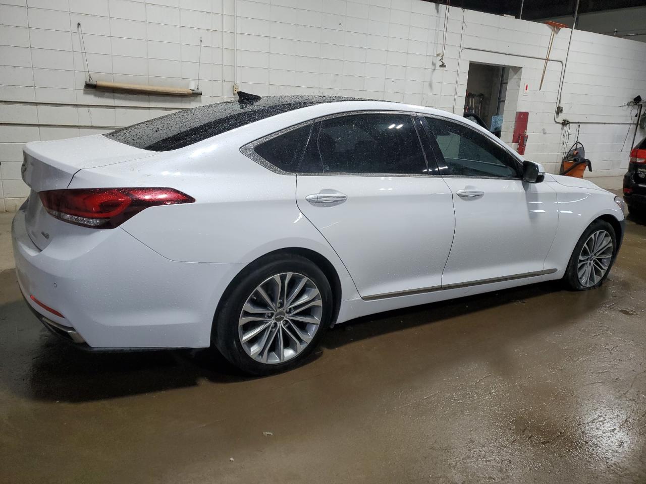 2015 Hyundai Genesis 3.8L VIN: KMHGN4JE9FU033268 Lot: 57321845