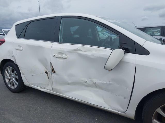 2016 TOYOTA AURIS BUSI