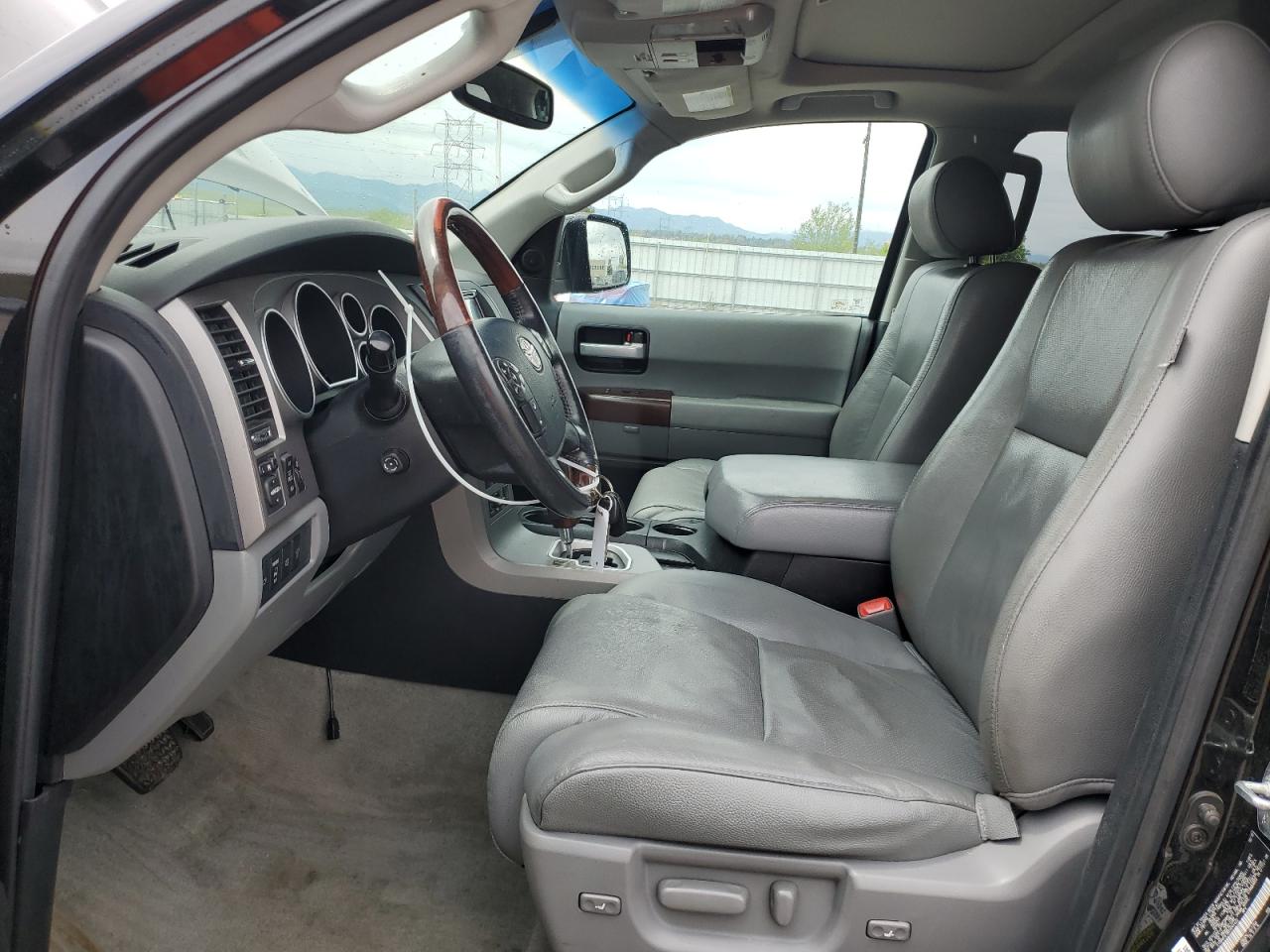 2011 Toyota Sequoia Platinum VIN: 5TDDW5G18BS044422 Lot: 55972345
