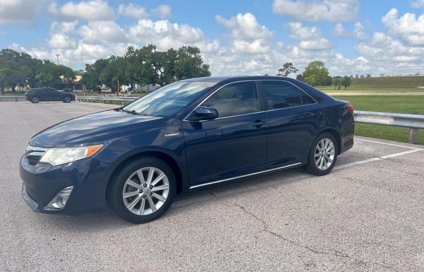 Sedans TOYOTA CAMRY 2014 Blue