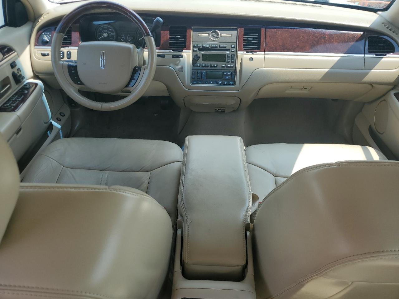 2008 Lincoln Town Car Signature Limited VIN: 2LNHM82V38X660959 Lot: 57168355