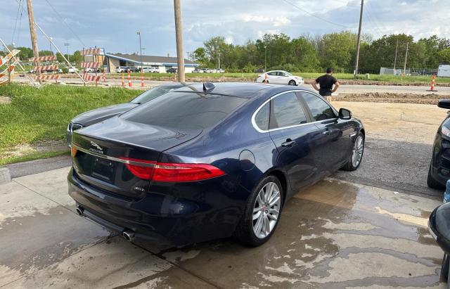 Sedans JAGUAR XF 2016 Granatowy