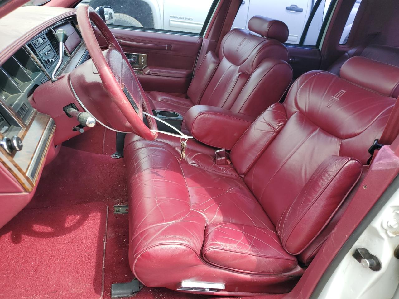 1991 Lincoln Town Car Signature VIN: 1LNCM82W9MY688004 Lot: 54927145