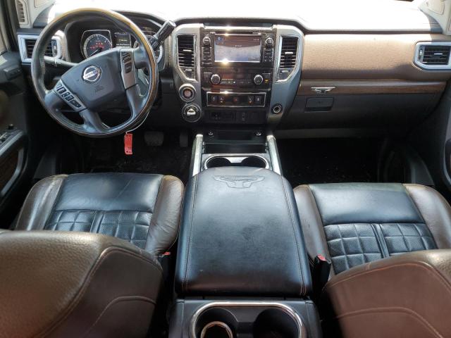  NISSAN TITAN 2017 Чорний