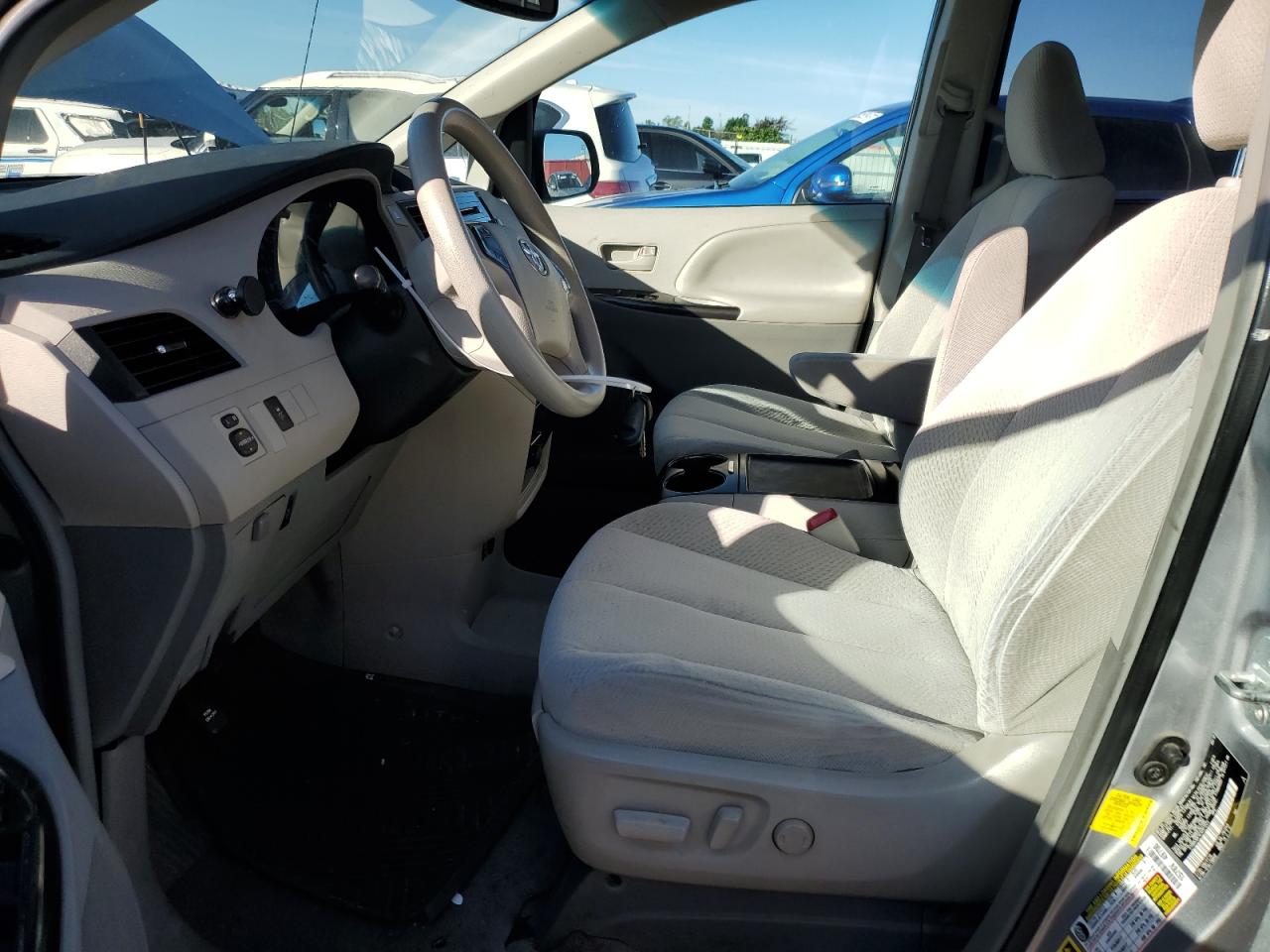 2012 Toyota Sienna Le VIN: 5TDKK3DC4CS261223 Lot: 57390315