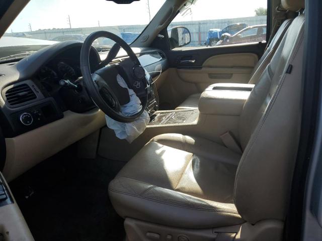  GMC YUKON 2013 Серебристый