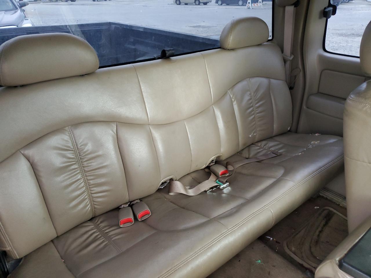 2002 GMC New Sierra C1500 VIN: 2GTEC19V721367115 Lot: 56102055