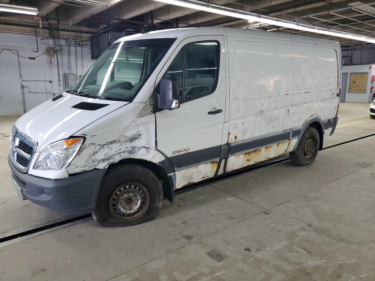 2008 Dodge Sprinter 2500 for Sale in Wheeling, IL - Front End