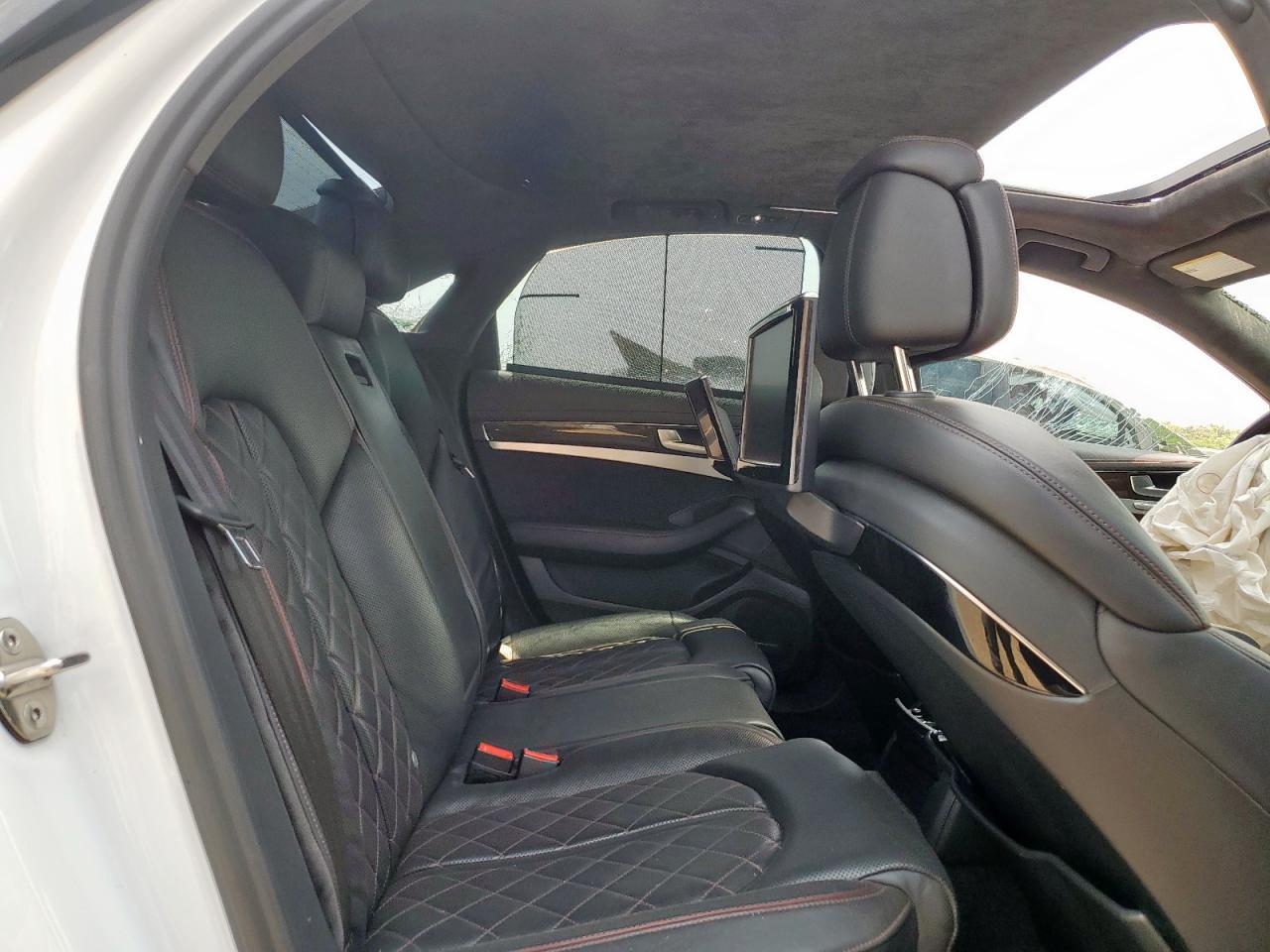 2017 Audi S8 Plus Quattro VIN: WUAJ5AFD8HN900541 Lot: 57592685