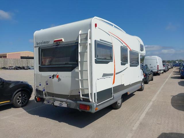 2004 MERCEDES BENZ MOTORHOME