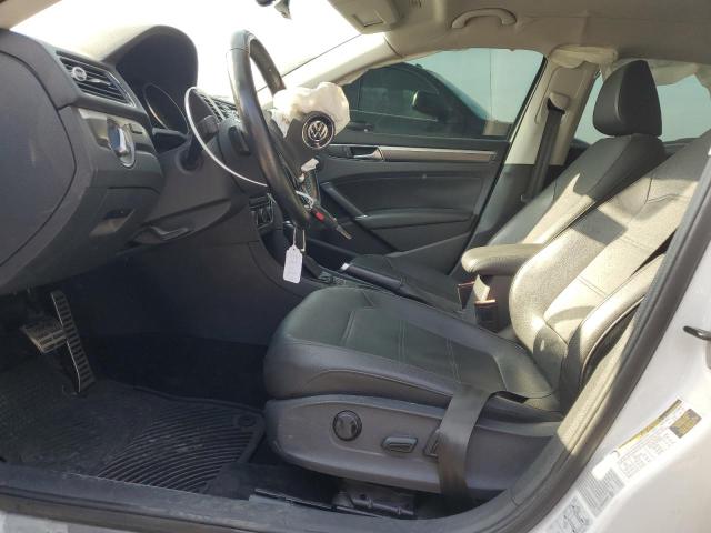  VOLKSWAGEN PASSAT 2017 Белый