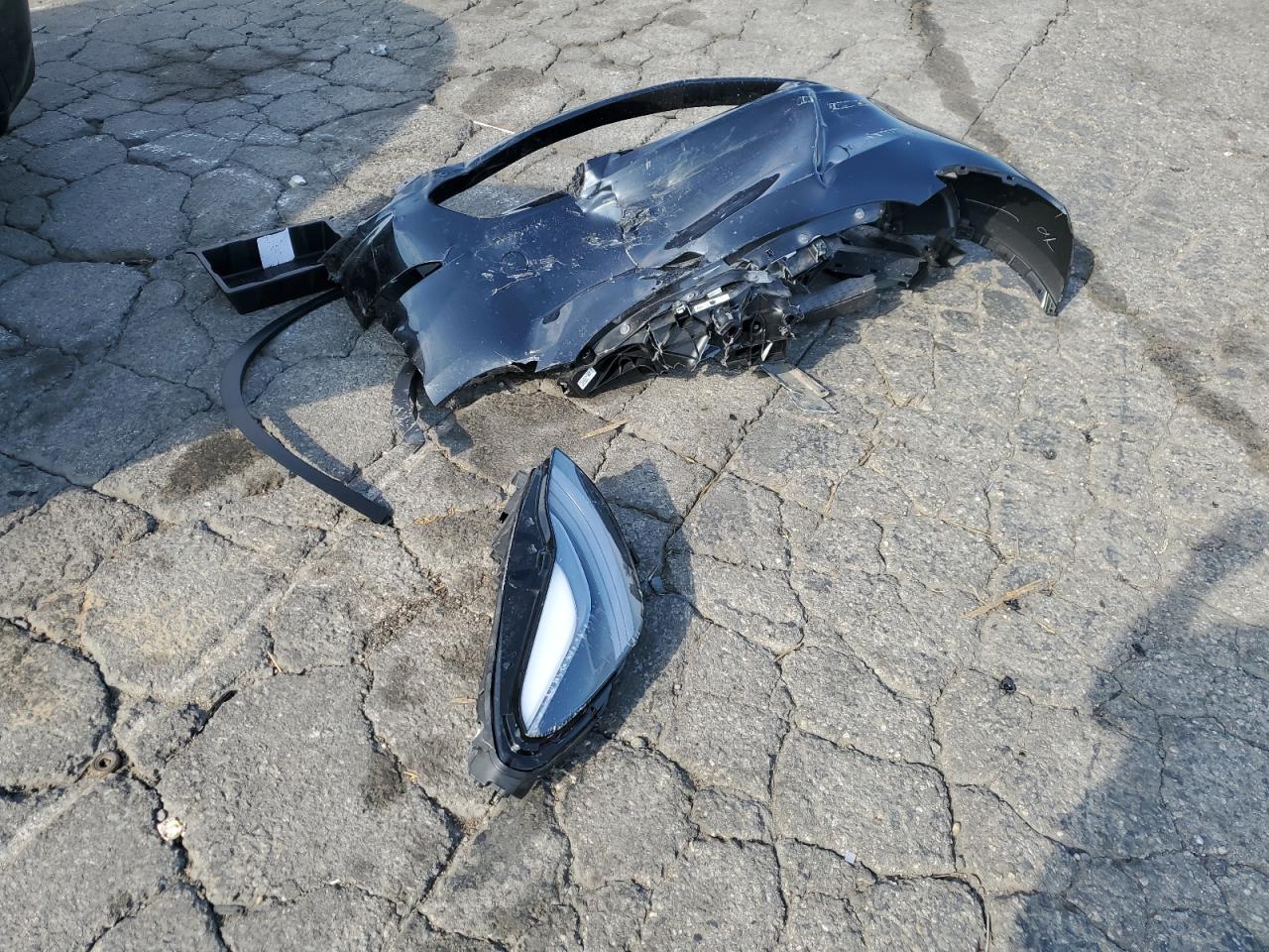 2025 Tesla Model Y VIN: 7SAYGDEE1SF283655 Lot: 57945935