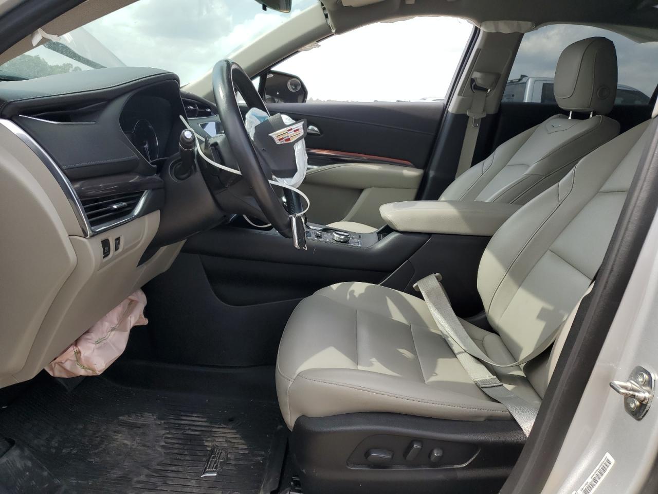 2021 Cadillac Xt4 Luxury VIN: 1GYAZAR45MF040688 Lot: 55501985