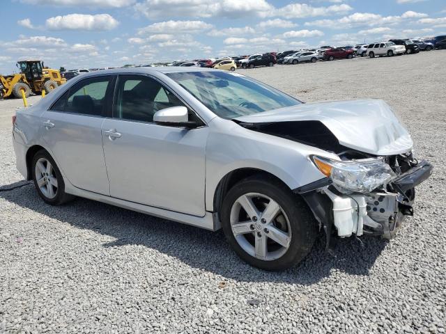 TOYOTA CAMRY 2013 Серебристый