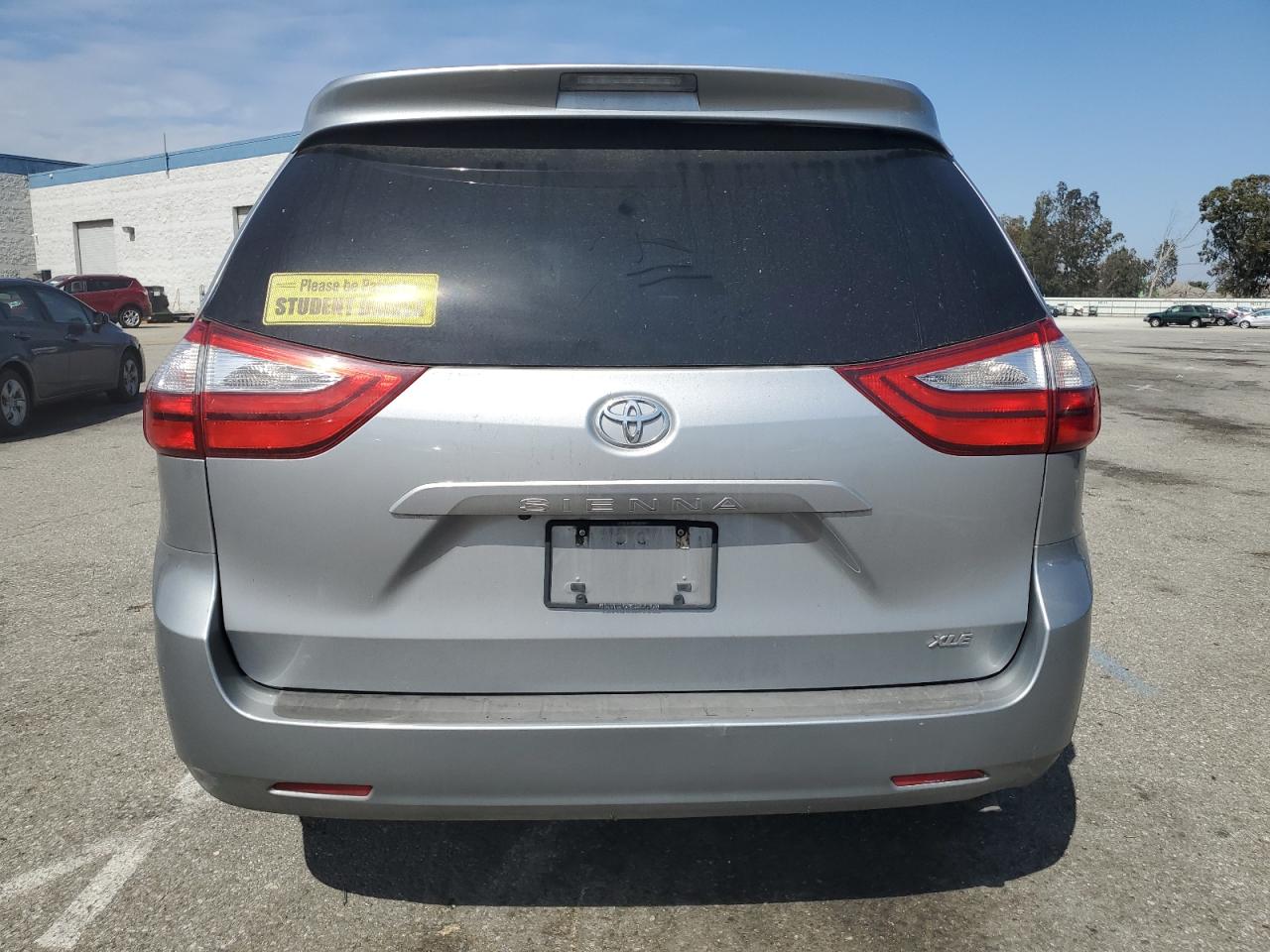 2017 Toyota Sienna Xle VIN: 5TDYZ3DC6HS889040 Lot: 57636055