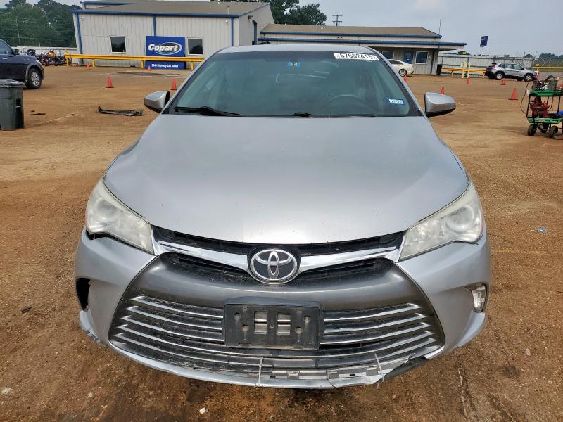  TOYOTA CAMRY 2017 Серебристый