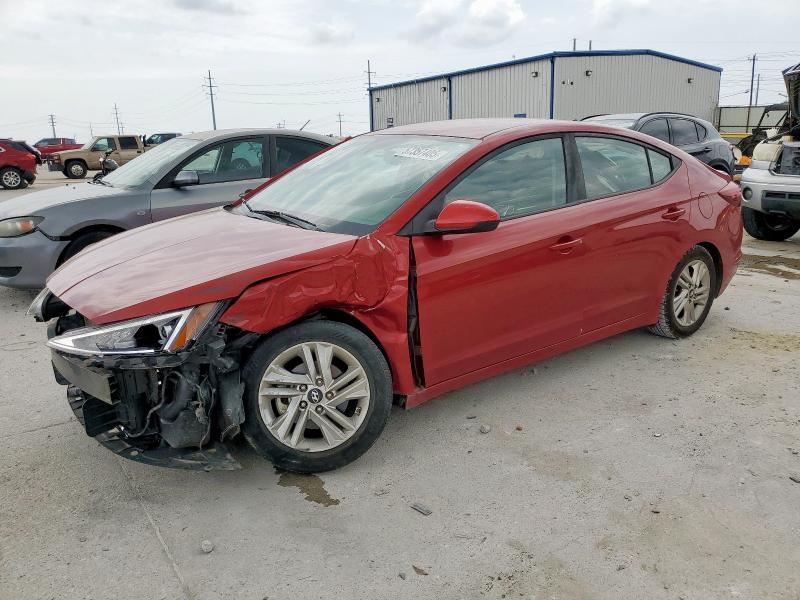  HYUNDAI ELANTRA 2019 Красный