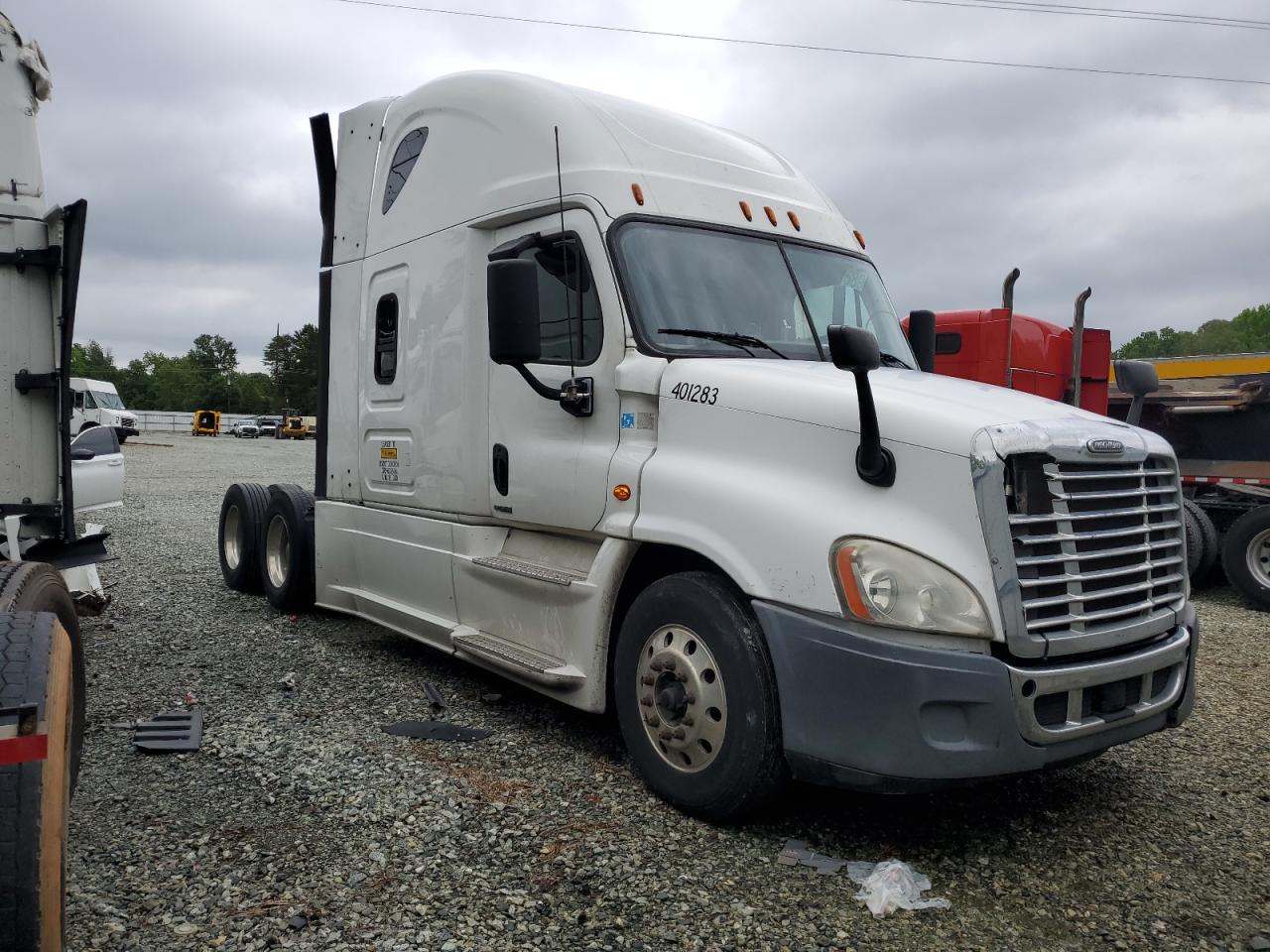 2016 Freightliner Cascadia 125 Semi Truck zu verkaufen in Mebane, NC - Normal Wear