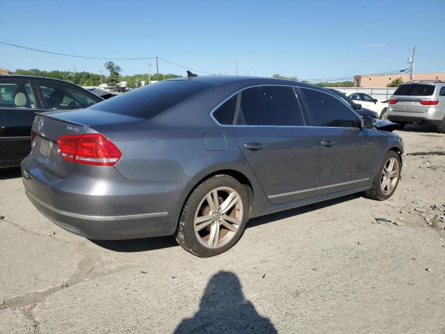  VOLKSWAGEN PASSAT 2013 Серый
