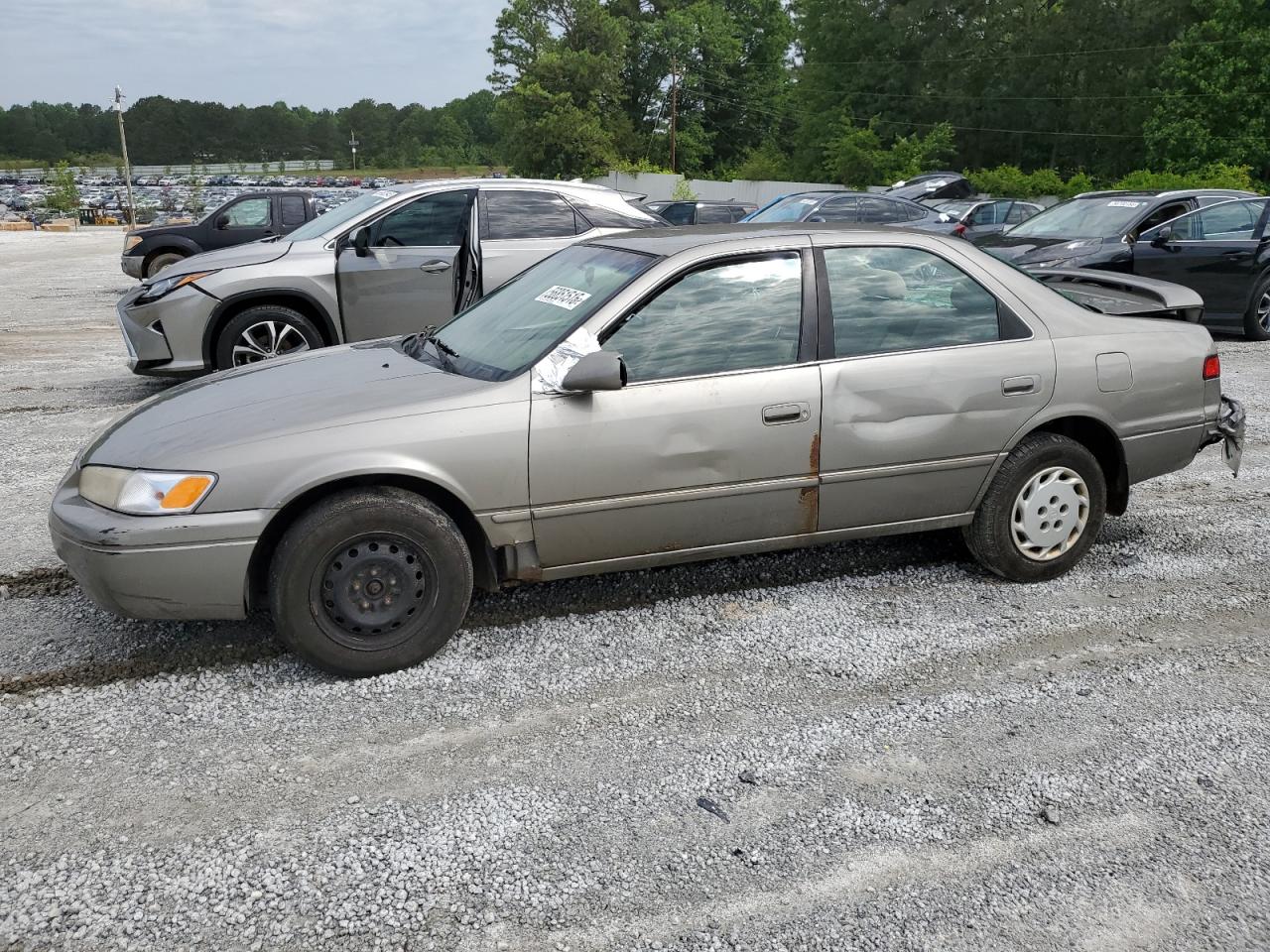 1997 Toyota Camry Ce for Sale in Fairburn, GA - Rear End