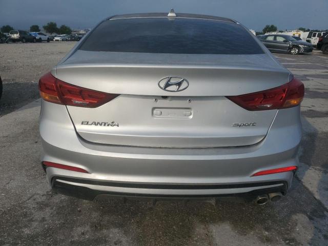  HYUNDAI ELANTRA 2018 Srebrny