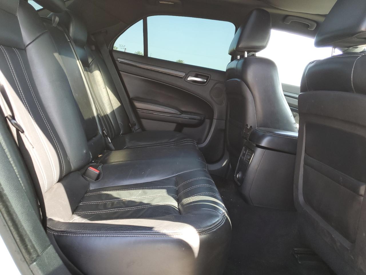 2014 Chrysler 300 S VIN: 2C3CCABG2EH273081 Lot: 56634365