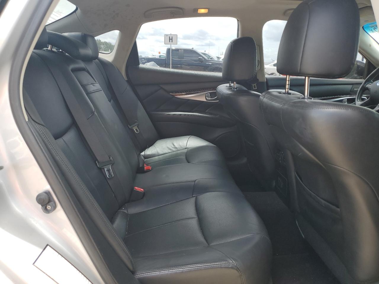 2018 Infiniti Q70 3.7 Luxe VIN: JN1BY1AP2JM180906 Lot: 56414085