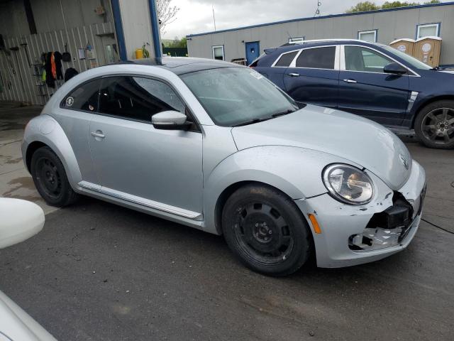 Hatchbacks VOLKSWAGEN BEETLE 2012 Srebrny